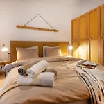 2bd Urban Nest *